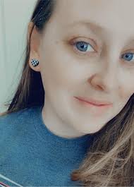 Brincos de folha de bordo de madeira