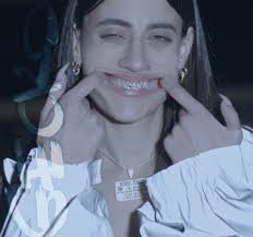 NEW VIDEO: Coucou Chloe