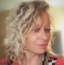 Alicia Willard's Instagram, Twitter & Facebook