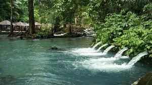 Sesaat setelah masuk kawasan wisata. 11 Tempat Wisata Lombok Yang Ga Boleh Kamu Lewatkan Di 2021