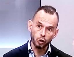 Pedro Olloqui's Instagram, Twitter & Facebook