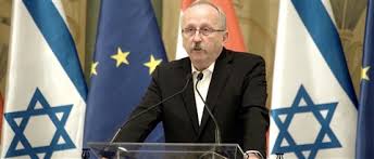 Résztvevõk a niedermüller péter (demokratikus koalíció) erzsébetvárosi polgármester lemondását követelõ tüntetésen a vii. Kuruc Info Az Izraelben Magyar Zsidonak Nevezett Niedermullernek A Feher Zsido Kepzodmenyek A Legkevesbe Sem Remisztok