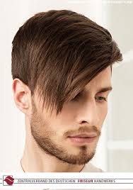 Außerdem sind kurze, perfekt geschnittene looks angesagt. Top 25 Frisuren Manner Frisuren Bilder Trends Neuheiten 2020
