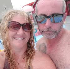 What internet provider is used in Lewistown apartments