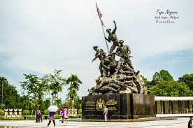 Mirip yang disebelah kamu tuh Tugu Negara Tugu Negara Or National Monument Roxanne Tamayo Flickr
