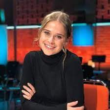 Laura tesoro est une chanteuse et actrice belge née le à anvers. 8 Ideeen Over Laura Tesoro Instagram Foto S Mooie Vrouw Paleis