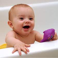 For newborns, the temperature should ideally be between 37°c and 38°c (98.6°f and 100.4°f), close to the baby's body temperature. Safe Bath Temperature For Babies Toddlers And Children Thermometer World