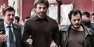 Casal di principe la miniserie sotto copertura, prodotta per la rai dalla. Sotto Copertura La Fiction In Due Puntate In Onda Su Rai 1 Il 2 E 3 Novembre Si24