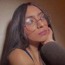 Abril Olvera's Instagram, Twitter & Facebook