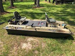 Bass Raider 10e Two Man Pond Boat Has 45lb Thrust Minn Kota Trolling Motor W 2fgood Battery Also Has Fish Fin Bass Hunter Boats Bass Fishing Boats Bass Boat