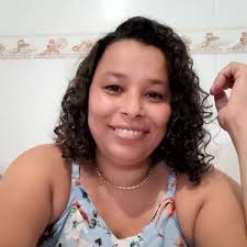 I finished my first table runner and decided to share it here in the group.  Be honest, what did you think of the colors? pattern>https://bit.ly/3zUkvGZ