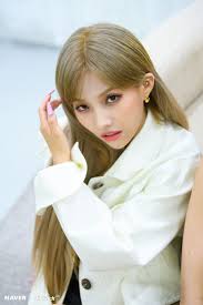 G I Dle Soyeon Dumdi Dumdi Promotion Photoshoot By Naver X Dispatch Kpop Girls Kpop Girl Groups Korean Girl Groups