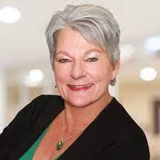 Reva Benton's Instagram, Twitter & Facebook