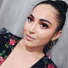 Jada Castillo's Instagram, Twitter & Facebook