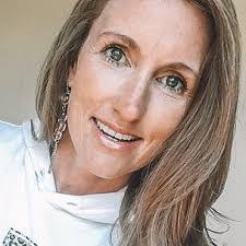 Elaine Dabney's Instagram, Twitter & Facebook