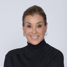 Lisa Colucci's Instagram, Twitter & Facebook