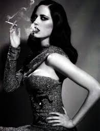 Resultado de imagem para mulher poderosa arrogante