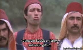 En komik şener şen sahneleri! Sener Sen In Canlandirdigi Icimizde Yer Etmis 20 Karakter Onedio Com