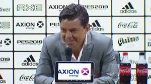 Hacer las preguntas en francés, incluso si se trata de un periodista extranjero, y no hacer ninguna. La Broma De Marcelo Gallardo Sobre La Final Ante Boca Que Genero Risas En La Conferencia De Prensa Infobae