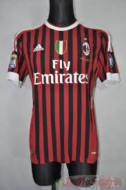 In half with champions league stunner for ac milan in 2011. Ac Milan Home Fussball Trikots 2011 2012 Sponsored By Emirates