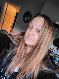 Hey yall! I work at BACE Salon in Bremerton and I had a last minute  cancelattion today at 1:20! I offer Hair tinsel, Curly Cuts,  Colors/Highlights, and other blonding services! Feel free