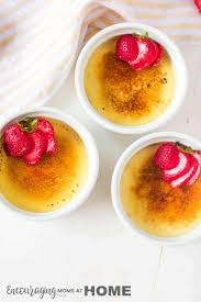 Sprinkle with demerara sugar, spoonful by spoonful, and burn with a blowtorch till you have a blistered tortoiseshell covering on top. Best Pressure Cooker Creme Brulee With Strawberry Compote