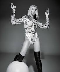 Born 22 august 1995) is an english singer and songwriter. Dua Lipa Vogue Australia Magazine 2020 08 Gotceleb