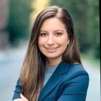 Holly Marple's Instagram, Twitter & Facebook