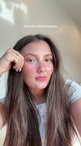 Holly Crowther's Instagram, Twitter & Facebook