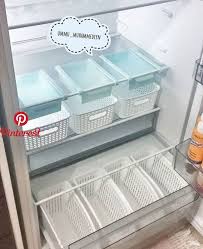 How can i add shelves in the kitchen? Organizador Para Geladeira Idei Hraneniya In 2019 Pinterest Kitchen Organiza Apartment Kitchen Organization Home Organization Kitchen Cabinet Organization