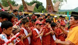 Lebih tepatnya, garantung adalah alat musik khas batak toba yang dimainkan dengan alat pemukul khusus. Pa Pompang Orkestra Bambu Khas Toraja Gosulsel