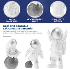 Check spelling or type a new query. Amazon Com Aboofan 3pcs Astronauta Figurines Cake Topper Espacio Exterior Figura De Accion Estatua Pvc Spaceman Modelo Decorativo Fiesta Pantalla Miniatura Astronauta Juguetes Comida Gourmet Y Abarrotes