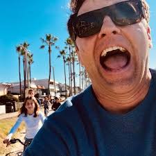 Kris Barton (@krisjbarton)