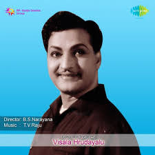 Randi Main's Instagram, Twitter & Facebook