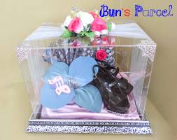 Hallo.kali ini kita akan kasih tahu cara membuat hantaran dari gamis dan jilbab simple, parcel gamis ini bentuknya nggak ribet. Tutorial Cara Membuat Hantaran Baju Pengantin Parsel Baju Pengantin Diary Hijaber