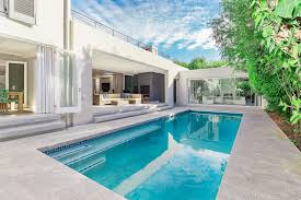 5 Pitlochry Road Rondebosch A Luxury Single Family Home For Sale In Rondebosch Cape Town Western Cape In 2020 International Real Estate Real Estate Home And Family