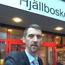 Grattis göteborg till en skolhund till. Nils Kaiser On Twitter Fler Elever An Beraknat Till Hjallboskolan Det Medfor Ytterligaren En Klass Jobbigt For Var Bitr Rektor Som Maste Gora Om Alla Schema