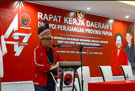 Including transparent png clip art, cartoon, icon, logo, silhouette, watercolors, outlines, etc. Mama Mega Titip Hoodie Dan Pesan Untuk Kader Banteng Di Papua Jpnn Com