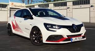 Sport Auto Laps Ring With Renault Megane Rs Trophy R 15 Sec Slower Than Official Record Run Carscoops In 2020 Renault Megane Renault Trophy
