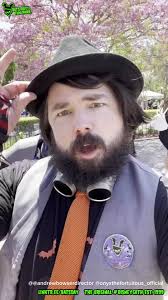 do you think Onxy enjoyed #BatsDay this year? Idontknow. Meow Meow.@Andrew  Bowser @onyxthefortuitous #gothday #disneygoth #onyxthefortuitous  #disneyland #themepark #gothsdoingthings #gothsofdisneyland