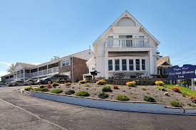 Hotel accommodations in the heart of cape cod near cape cod melody tent, hyannis harbor & ferry service to martha's vineyard. Cape Cod Harbor House Inn Bewertungen Fotos Preisvergleich Hyannis Tripadvisor