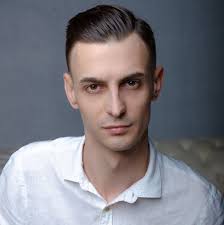 Oddana 2,5 roku temu Trasa Łagiewnicka nie przestaje zadziwiać :D A taśma  dzielnie się trzyma i daje opór niezliczonym falom pasażerów! W bonusie  jest to przystanek "Sanktuarium Bożego Miłosierdzia", z którego często