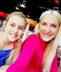 Jennifer Christoff's Instagram, Twitter & Facebook