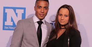 Check spelling or type a new query. Vriendin Tielemans Reageert Wel Heel Koel Op Zege Van Anderlecht Middenvelder Voetbalprimeur Be