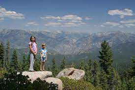 Panoramic point road just east of the kings canyon visitor center parking lot, panoramic point road offers impressive vista points and more, before eventually leading to hume lake, where you can continue and return via generals highway. Panoramic Point In Kings Canyon National Park California Kid Friendly Attractions Trekaroo