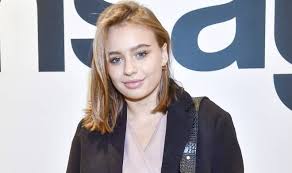 Oliwia bieniuk is one of the youngest generation of celebrities in poland. Oliwia Bieniuk Smialo Odslania Kobiece Wdzieki Corka Anny Przybylskiej I Jaroslawa Bieniuka Rozpala Zmysly Foto Szolbiznes Maxxx News Rmf Maxxx