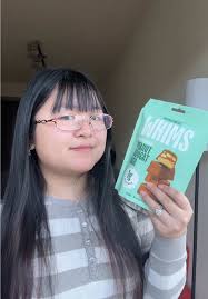 Who said being dairy-free means you have to cut out chocolate?!  #dairyfreelife #dairyfreedessert #dairyfreechocolate #lowsugarsweets