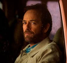 Mansfield was known at the time as a center. Luke Perry E Sua Noiva Estavam Com Casamento Marcado Para Agosto Diz Site Estrelando