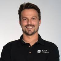 Amanda Shetley's Instagram, Twitter & Facebook