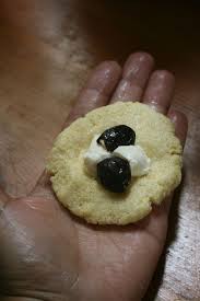 Mini Harcha Au Fromage Et Olives Noires Galette De Semoule Avec Etapes Et Astuces Passion Culinaire By Minouchka Ramadan Recipes Arabic Dessert Tapas